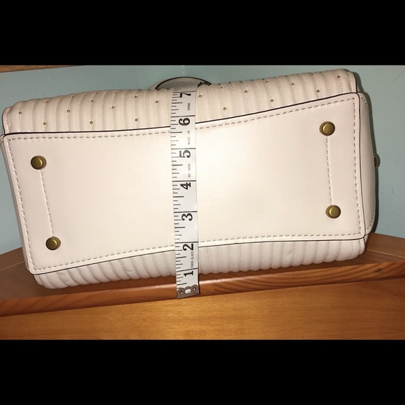 βοΈβοΈβοΈ3X HPβοΈβοΈβοΈ NWT π―% Authentic Coach Quilted Grace Satchel with Rivets - Picture 7 of 16